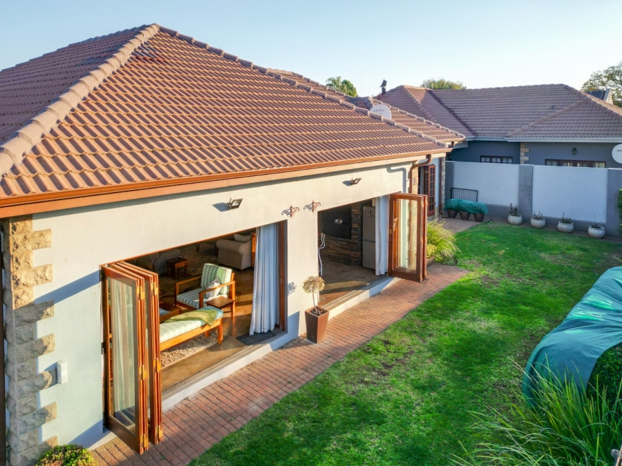 3 Bedroom Property for Sale in Meerhof North West